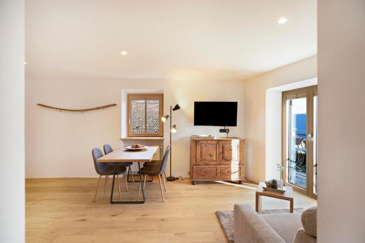 Brantenhof Ferienwohnung Vinea Cortaccia Ngoại thất bức ảnh