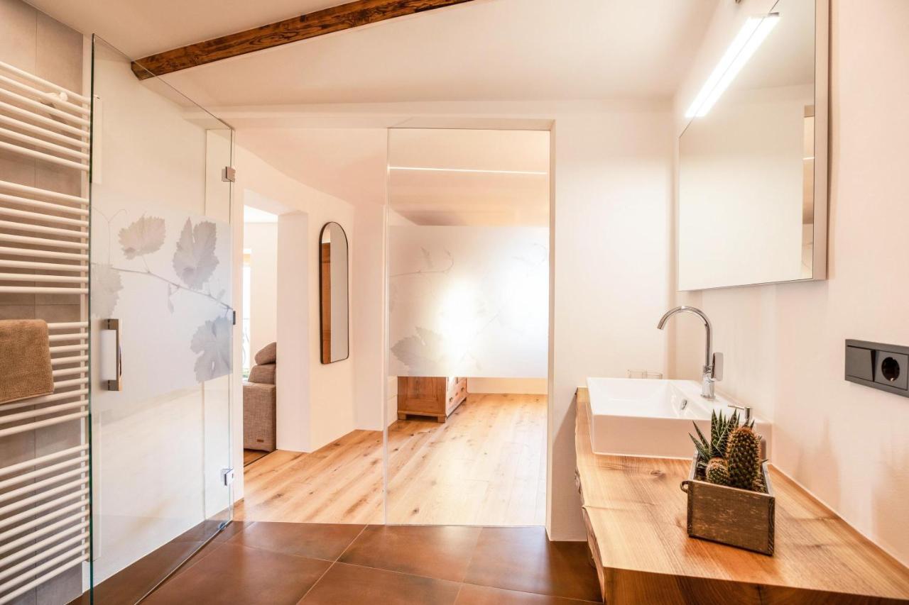 Brantenhof Ferienwohnung Vinea Cortaccia Ngoại thất bức ảnh