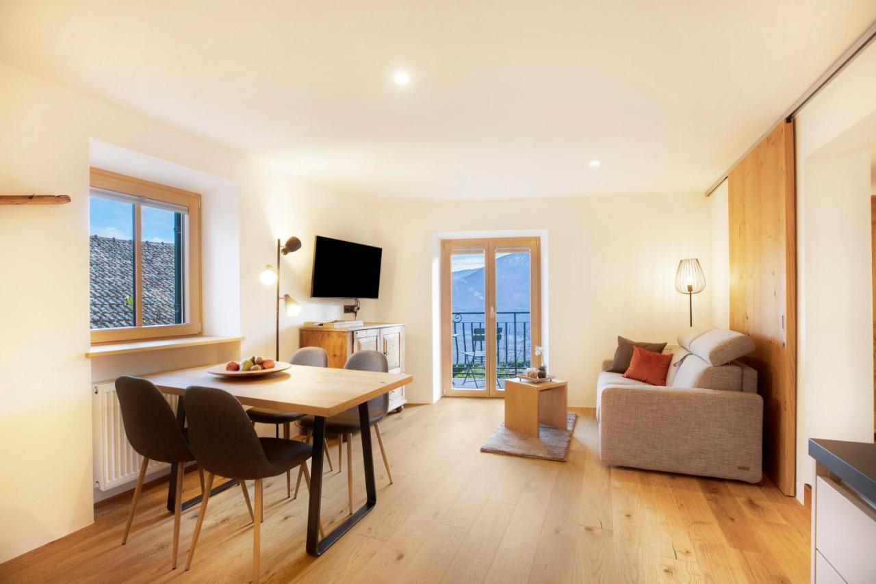Brantenhof Ferienwohnung Vinea Cortaccia Ngoại thất bức ảnh